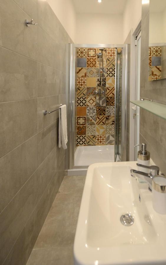 Private Rooms With Bathroom In Valletta Luaran gambar