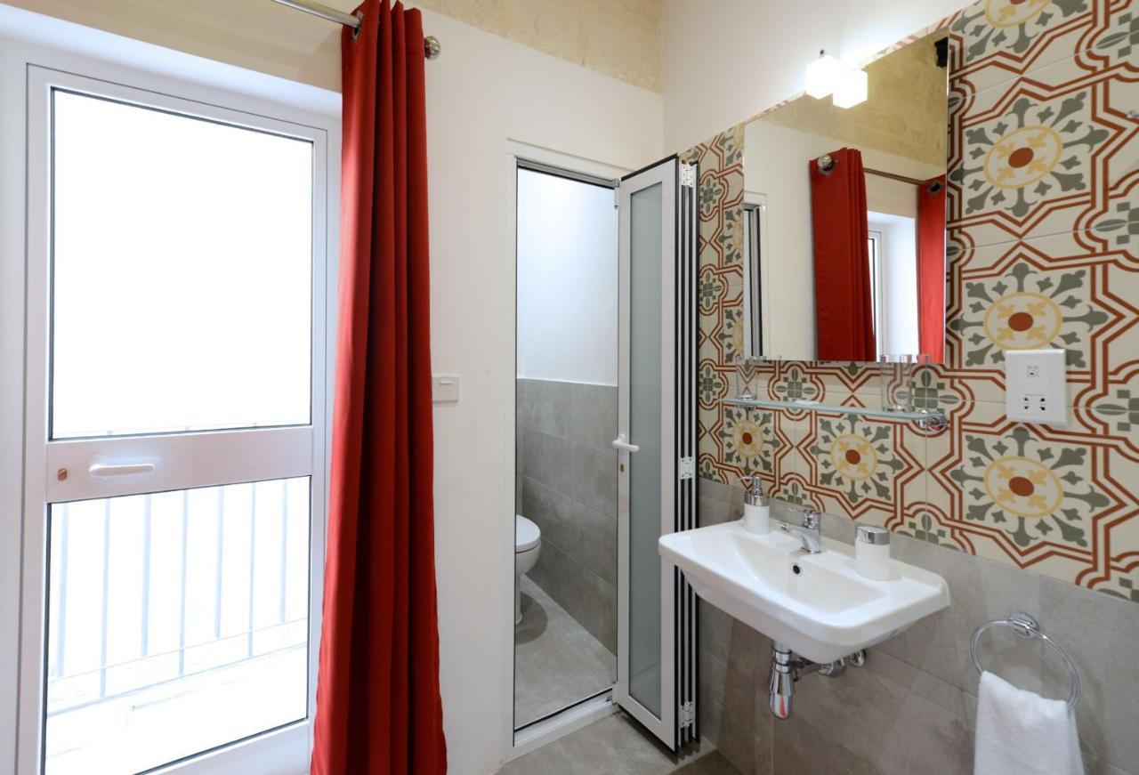Private Rooms With Bathroom In Valletta Luaran gambar