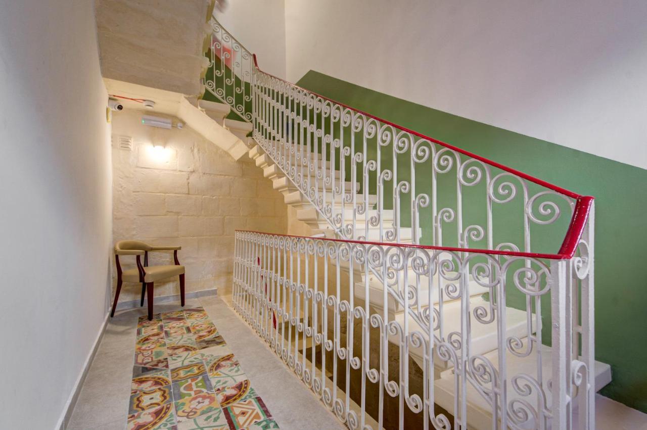Private Rooms With Bathroom In Valletta Luaran gambar