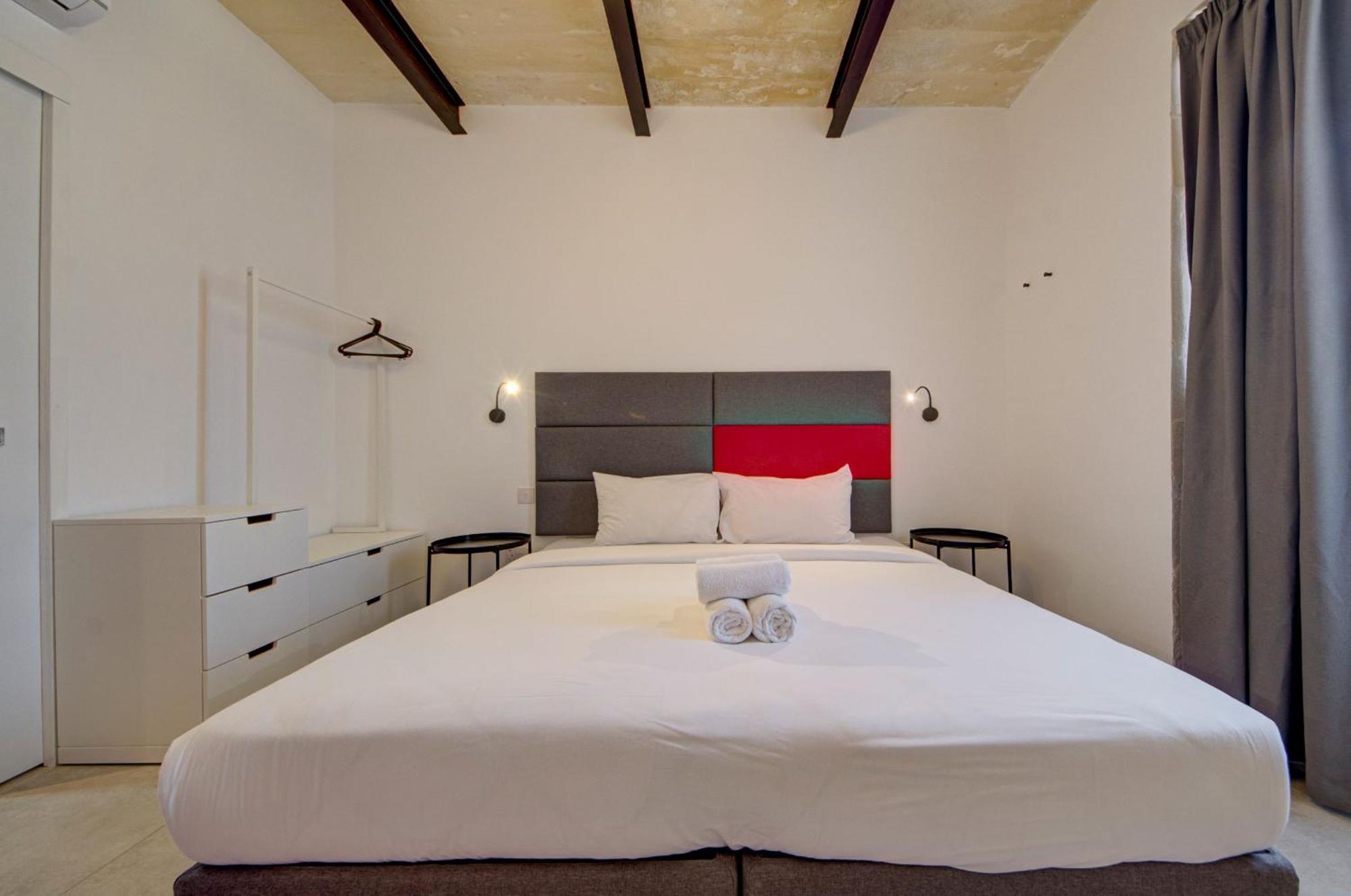 Private Rooms With Bathroom In Valletta Luaran gambar