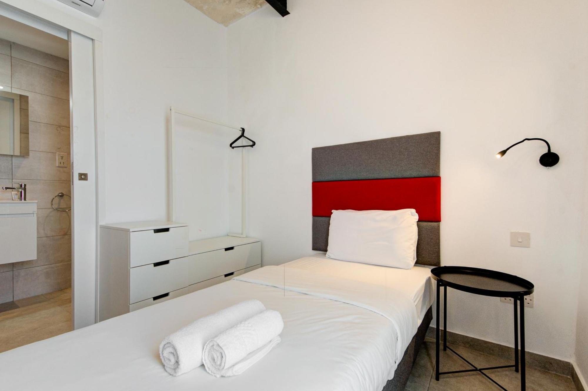 Private Rooms With Bathroom In Valletta Luaran gambar